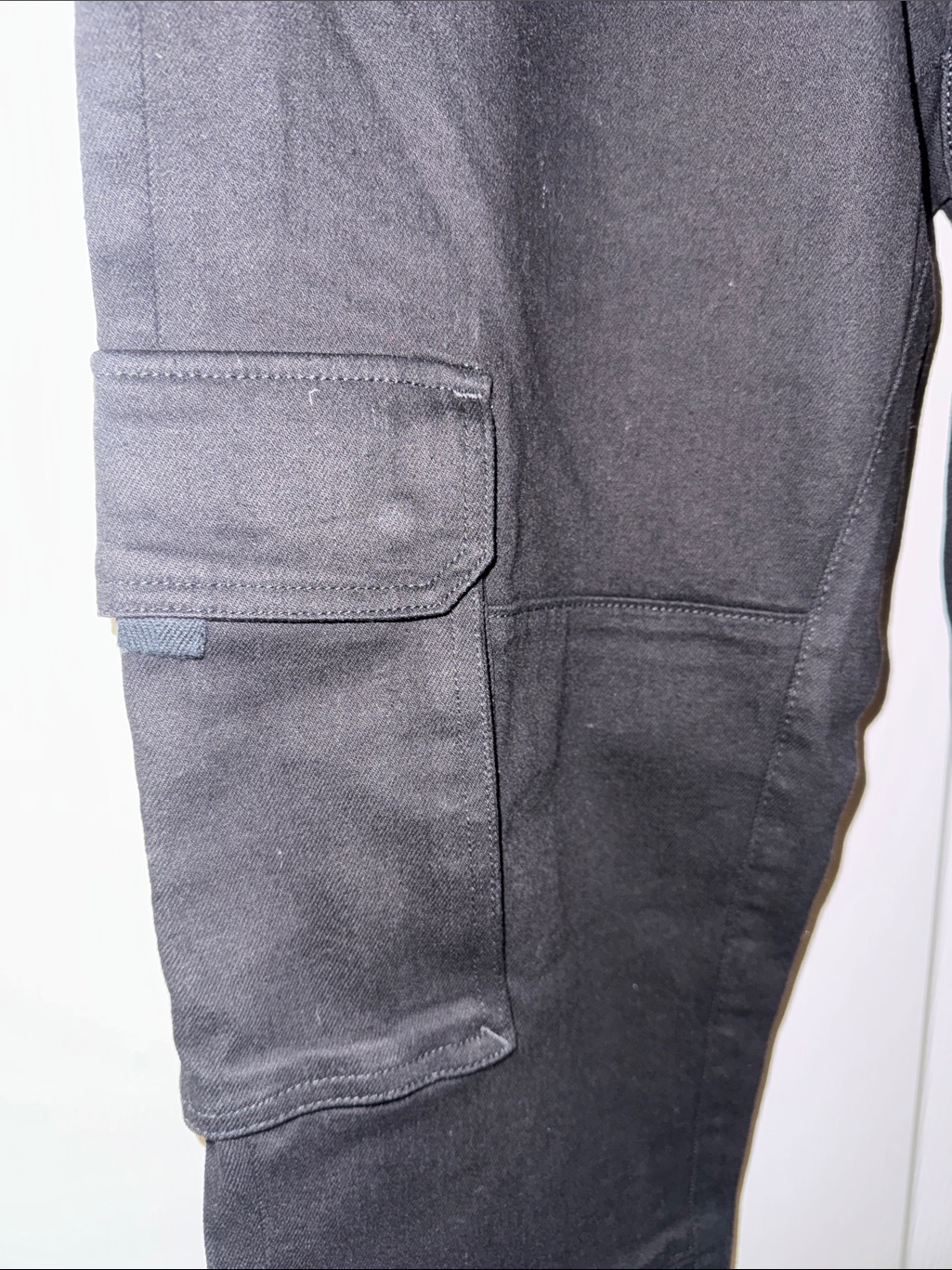 Hudson Men's Black Slim Cargo Pants - Casual Utility Style — image 3 of 8